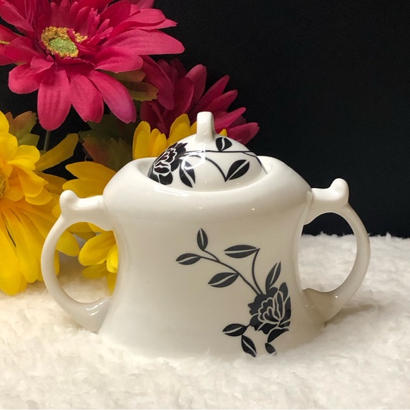 Vintage Black & White Flower Design Creamer & Sugar Bowl - Picture 12 of 12